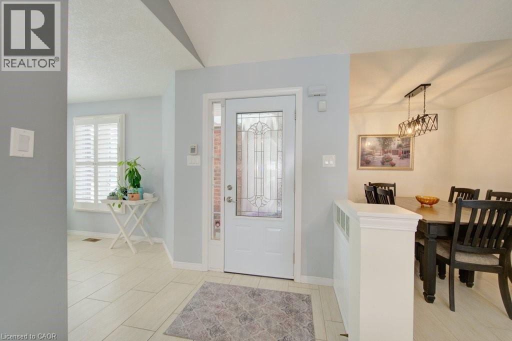330 LAKE LOUISE Boulevard thumbnail 8