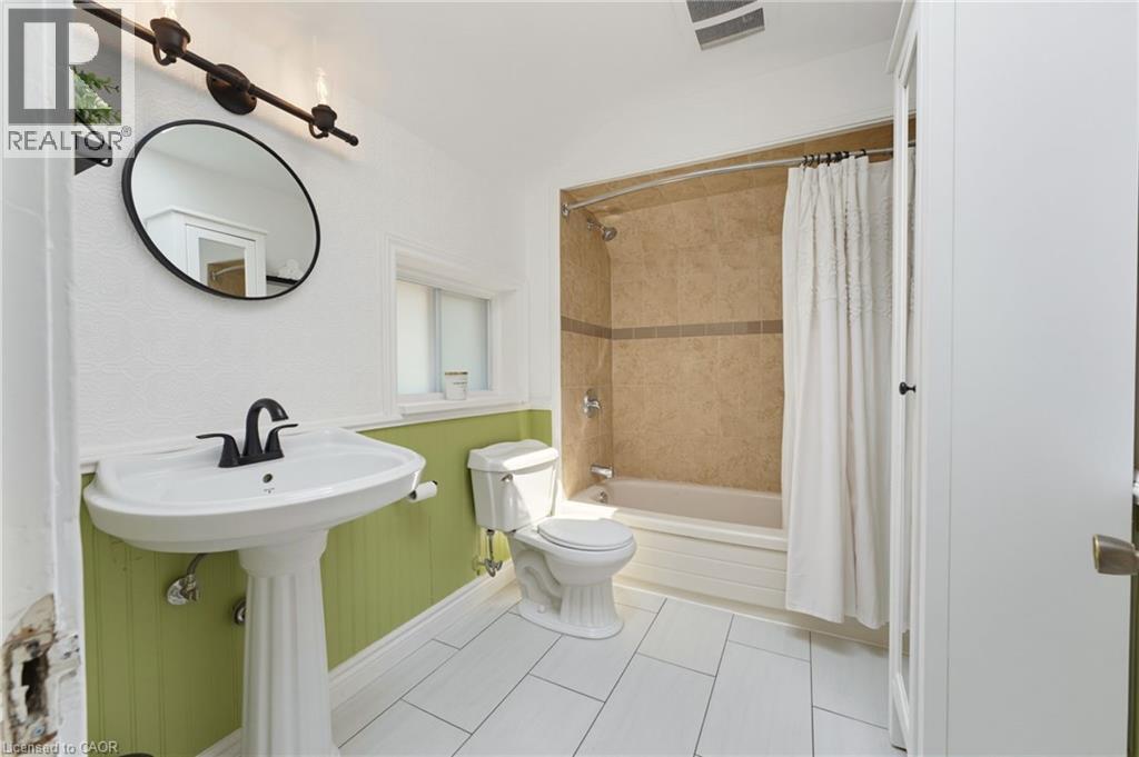 85 BARRIE Street thumbnail 18