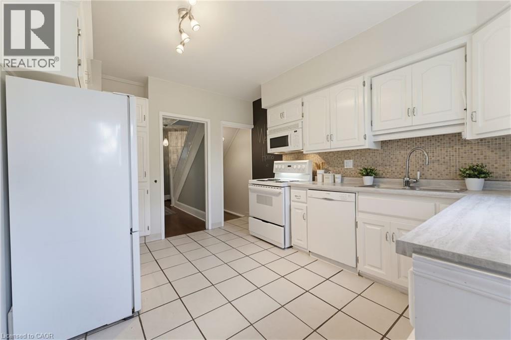 85 BARRIE Street thumbnail 11