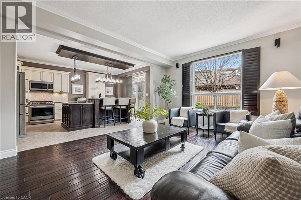 707 COMMONWEALTH Crescent thumbnail 11