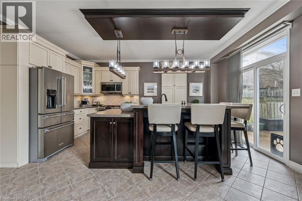 707 COMMONWEALTH Crescent thumbnail 12