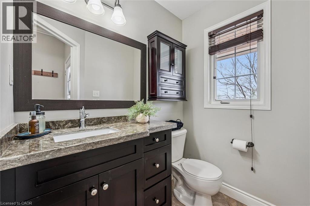 707 COMMONWEALTH Crescent thumbnail 16