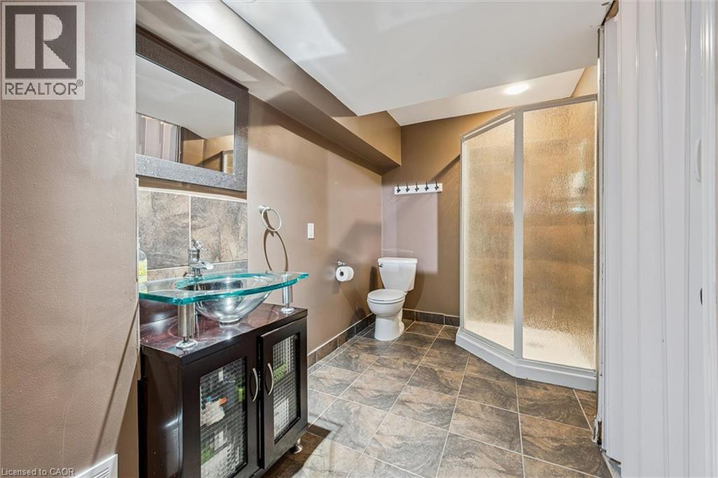 707 COMMONWEALTH Crescent thumbnail 36