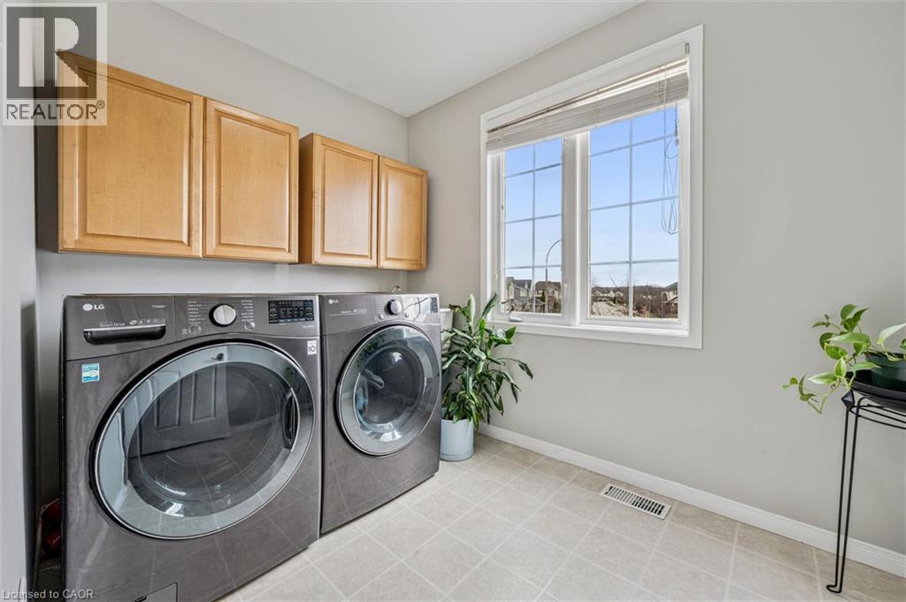 707 COMMONWEALTH Crescent thumbnail 30
