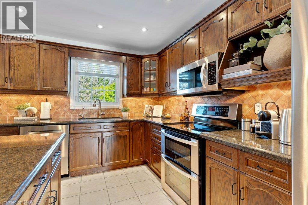 216 RED MAPLE Court thumbnail 16