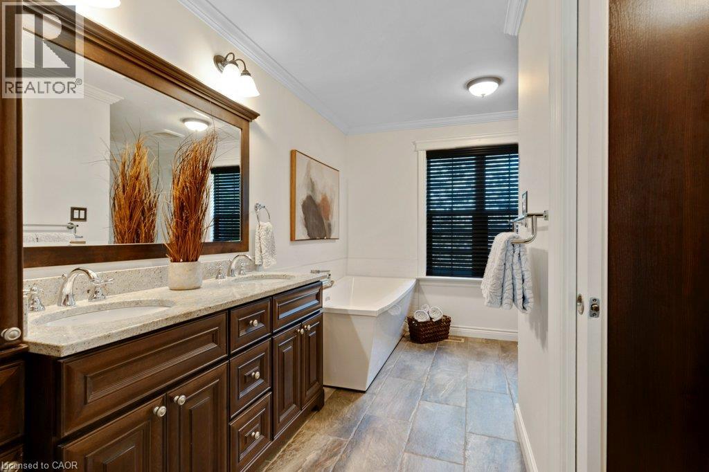 216 RED MAPLE Court thumbnail 18