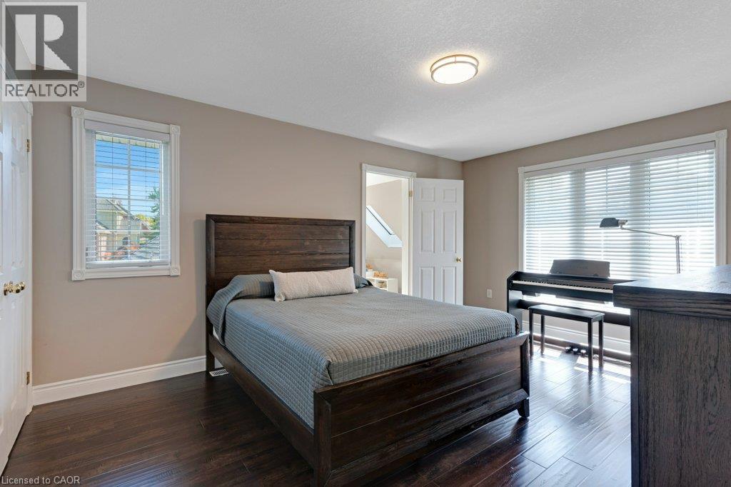 216 RED MAPLE Court thumbnail 23