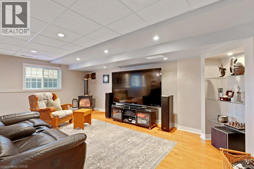 216 RED MAPLE Court thumbnail 28