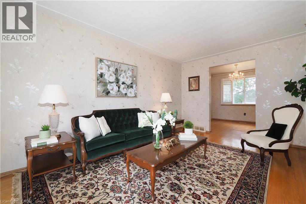 15 GILMOUR Crescent thumbnail 3