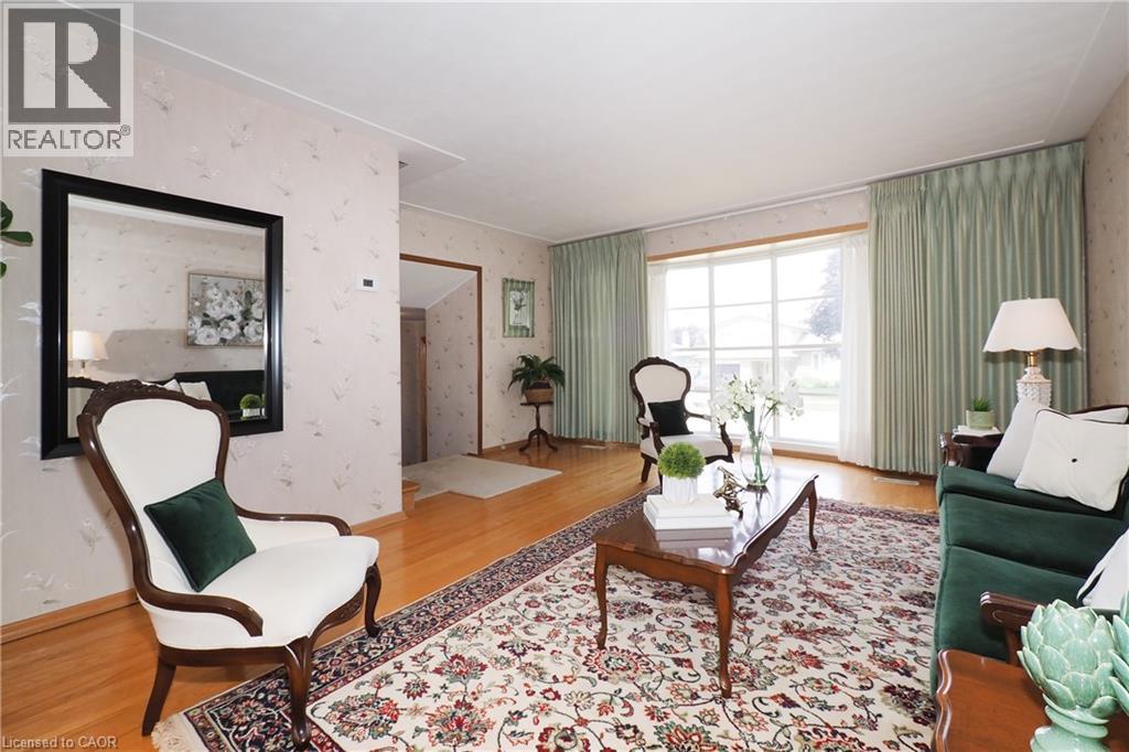 15 GILMOUR Crescent thumbnail 5